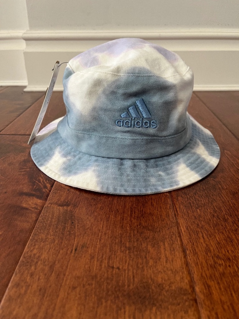 Adidas bucket hat